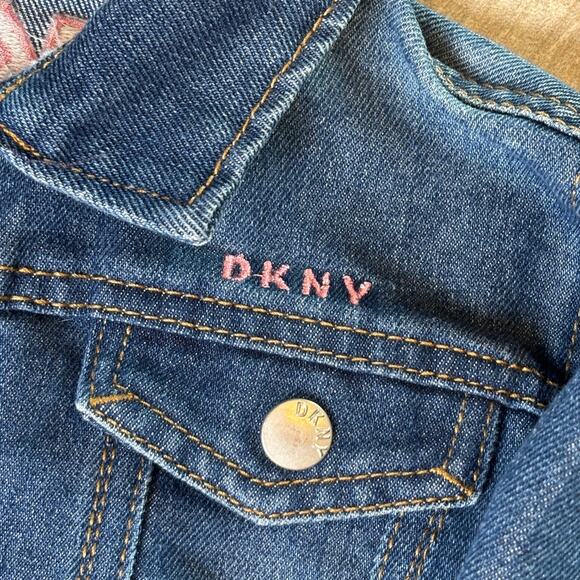DKNY Girls Denim Long Sleeve Jean Jacket Snap Closure Spell Out Pink Size 6 - Picture 3 of 7